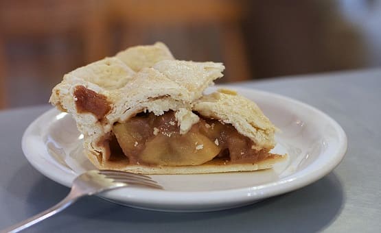 Штрудель с яблоками и корицей